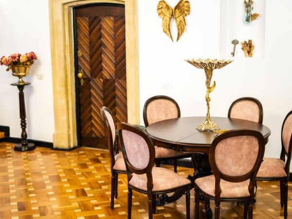 Petreceri Corporate la EkoGroup Vila: Decoruri de Poveste pentru Evenimente Speciale