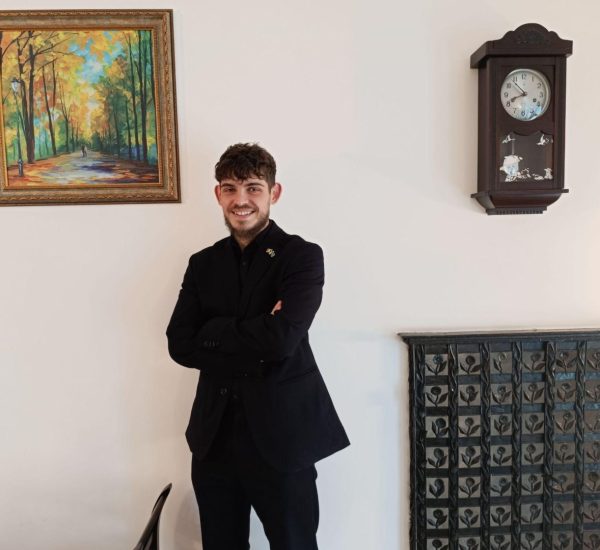 Vlad Augustin: Vizibilitate stradală strategică cu steagurile direcționale EkoGroup